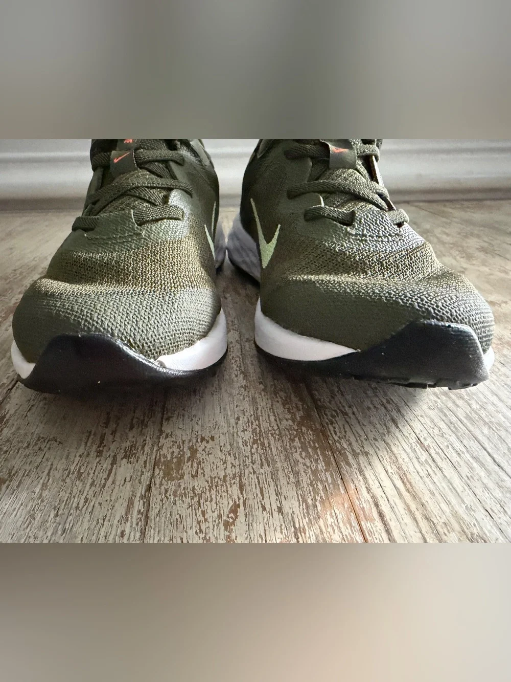Nike Revolution 6 Rough Green Barely Volt Sneakers Kids 1Y Easy On Running Boys